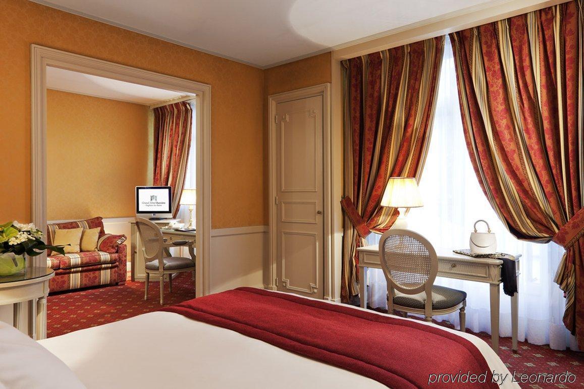 Grand Hotel Clichy Paris Bagian luar foto